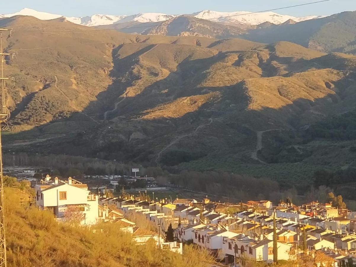 Casa Ideal Familias Y Grupos Con Balcones Exterior Soleada Patios Cerca Alhambra, Sierra Nevada, Rio Genil, Lancha Del Genil, Parque Llano Y Reloj Del Sol Con Barbacoas, Campo De Futbol, Circuito Gimnasia Accommodatie bij particulieren Granada