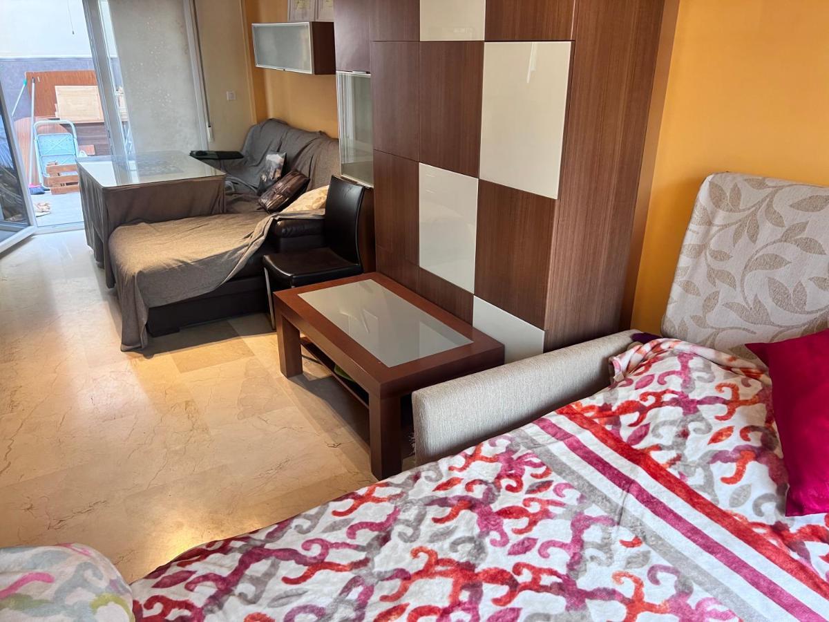 Casa Ideal Familias Y Grupos Con Balcones Exterior Soleada Patios Cerca Alhambra, Sierra Nevada, Rio Genil, Lancha Del Genil, Parque Llano Y Reloj Del Sol Con Barbacoas, Campo De Futbol, Circuito Gimnasia Accommodatie bij particulieren *